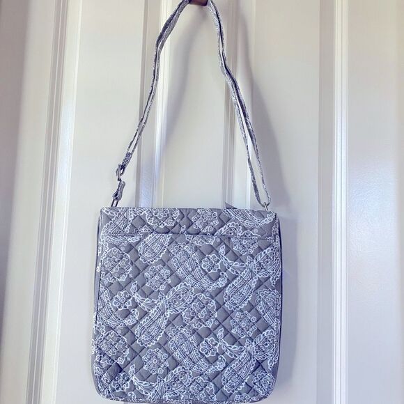 ❤️AMAZING DEAL❤️ TCU Vera Bradley Triple Zip Hipster Crossbody NWT - Picture 4 of 9